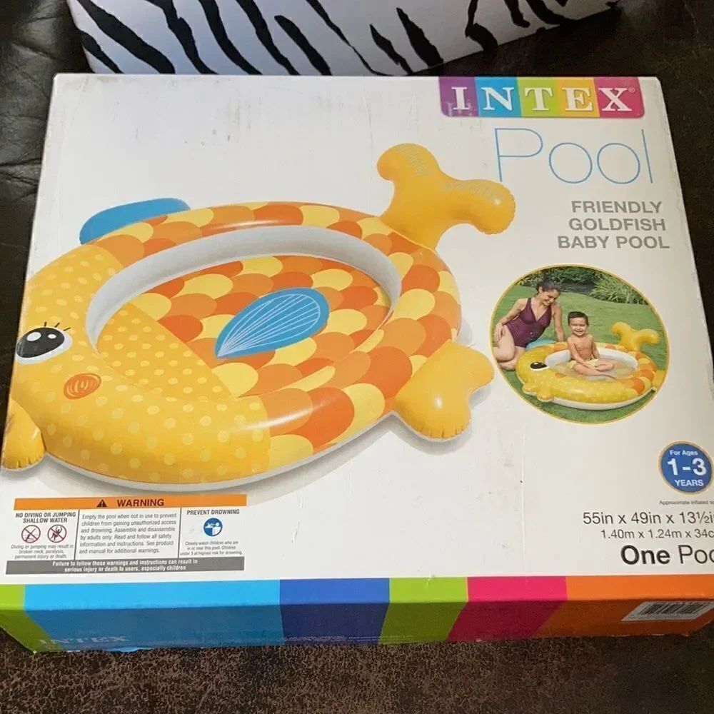 1 LEFT! Friendly Goldfish Baby Pool - Picture 3 of 4